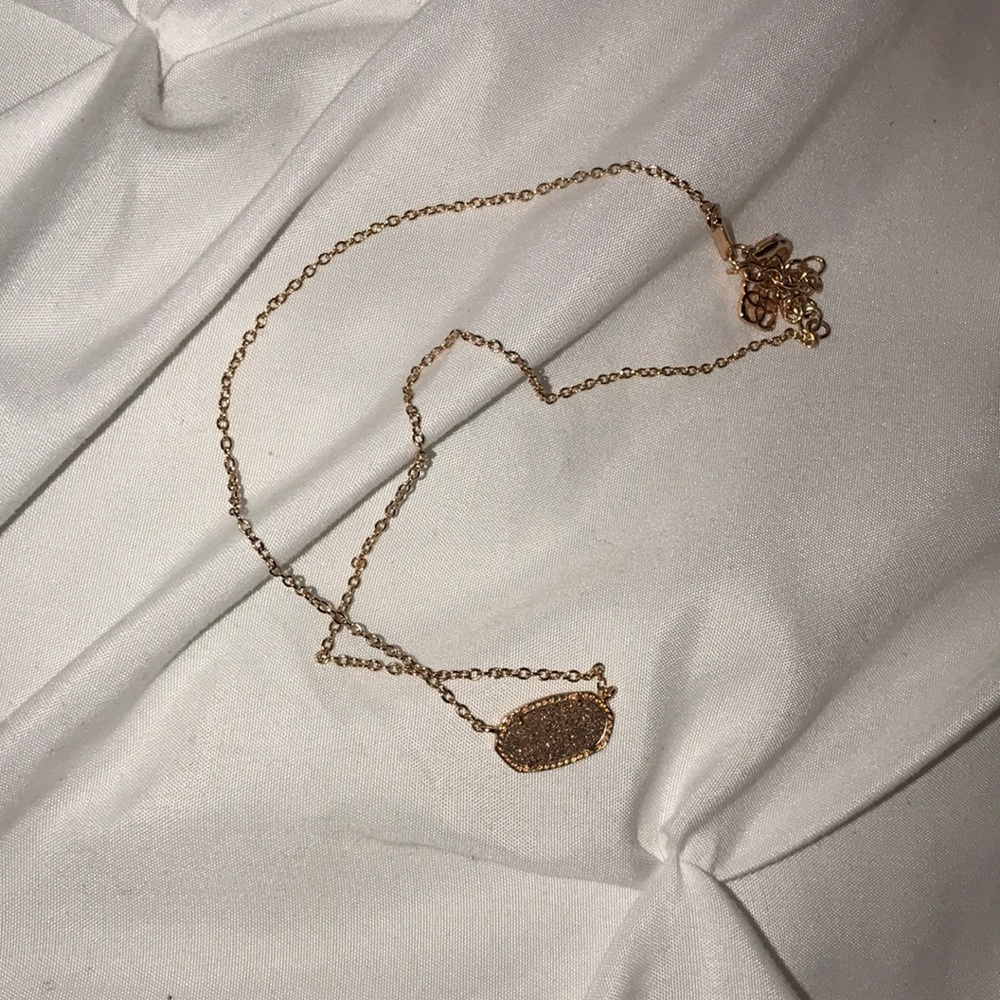 Rose Gold Kendra Scott necklace